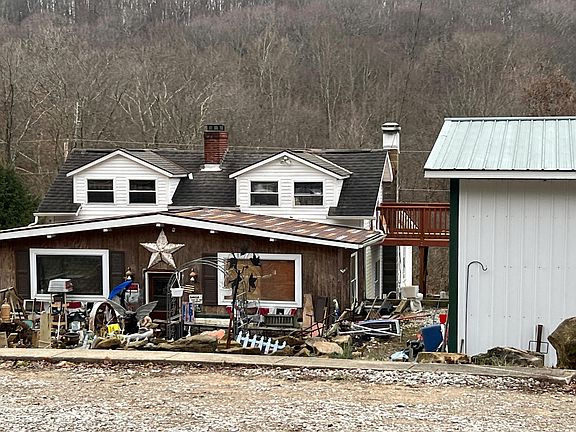 2nd image of 795 Blue Valley Rd SE