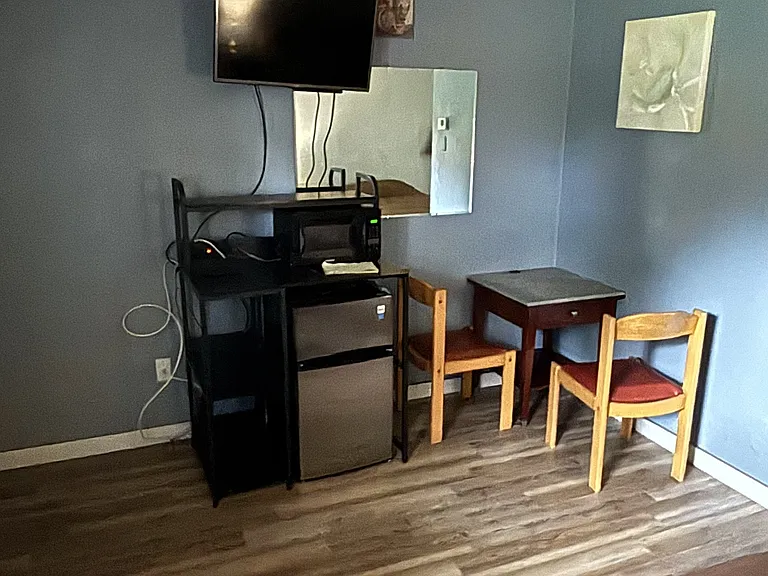 429 Somerset Ave — Photo 9