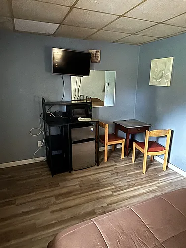 429 Somerset Ave Photo 1
