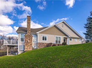 10 Wildwood Cir UNIT 10, Bethel, CT 06801