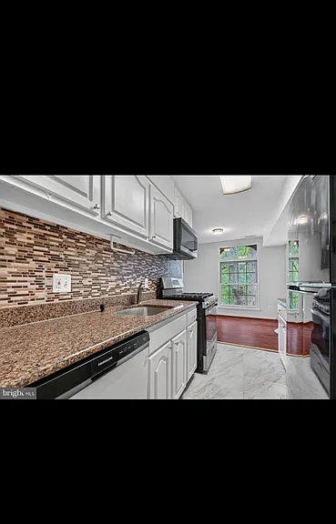3330 Woodburn Village Dr #33 — Photo 10