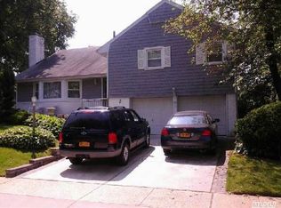 191 Delaware Ave, Freeport, NY 11520