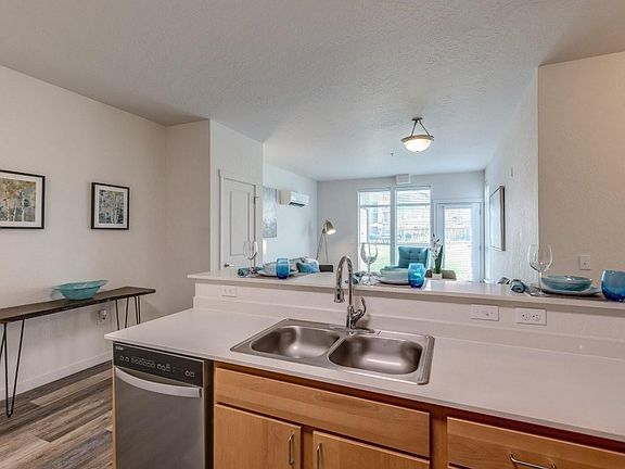 3rd image of 1681 W Pampas Ln #D201