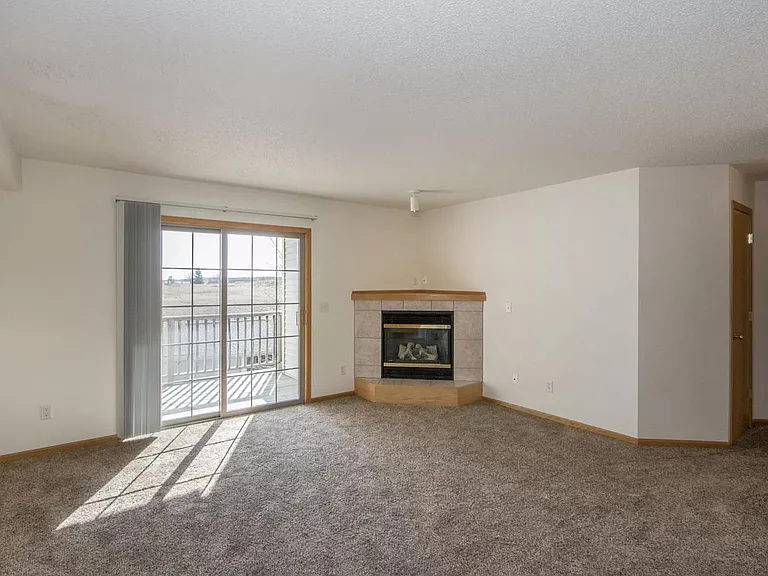 2876 Coral Ct — Photo 4