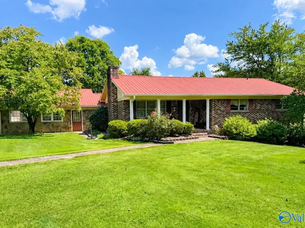 207 Mountain View Dr, Centre, AL 35960