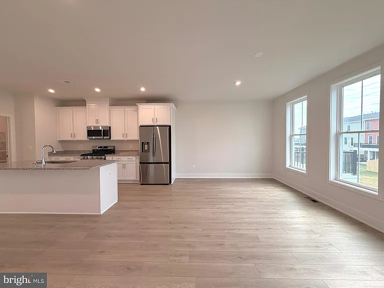 135 Heyford Dr — Photo 21