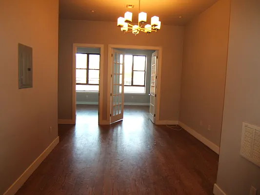 Rented by Joel Weisz, LREB | media 63