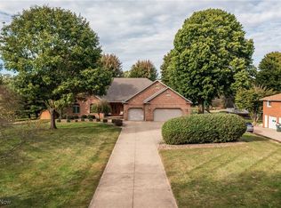 723 Jennifer Dr NW, North Canton, OH 44720