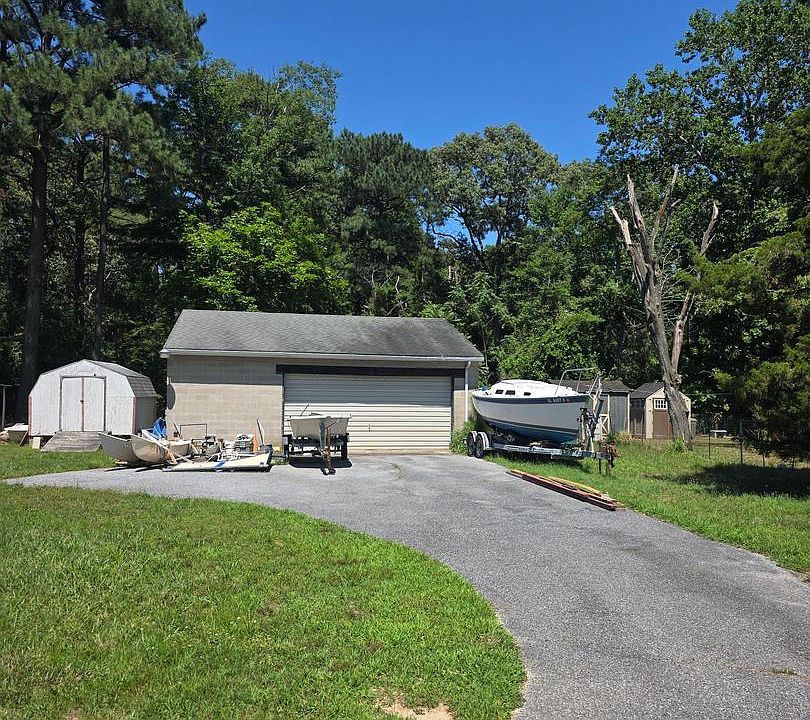 2nd image of 32924 Circle Dr