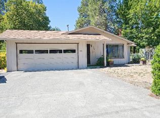 1206 NW Hawthorne Ave, Grants Pass, OR