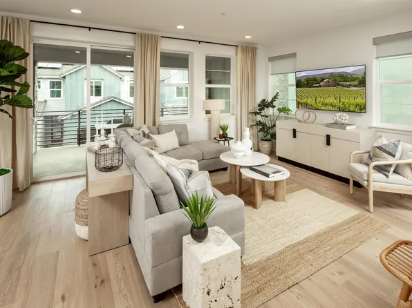 156 Compass Dr, Napa, CA 94558