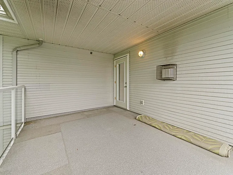 3148 Saint Johns St — Photo 17