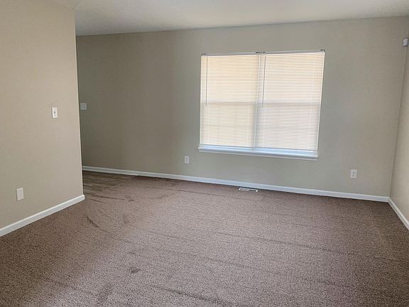 3rd image of 24432 Effingham Blvd
