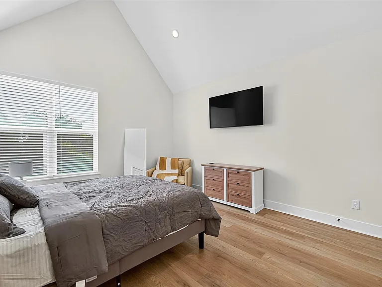 3315 Daphne St — Photo 37