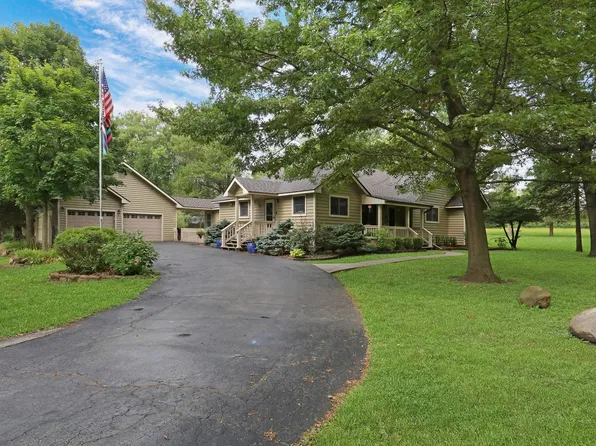 1036 Charles Ave, Gurnee, IL 60031