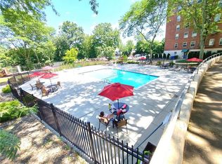 30 S Cole Ave APT 4B, Spring Valley, NY 10977