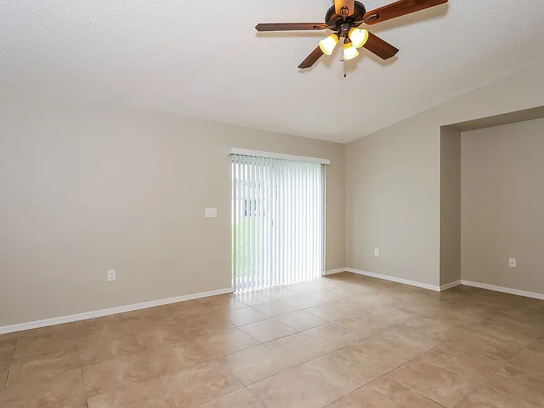 505 Reddicks Cir — Photo 3