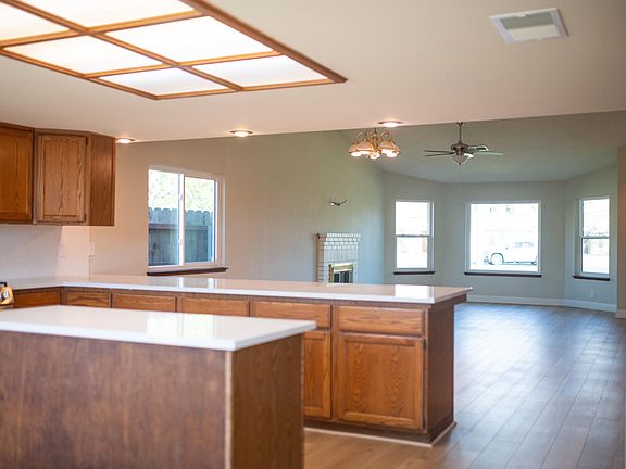 4th image of 1505 Oakwood Ct