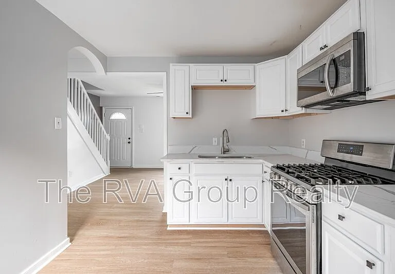 712 Hill Top Dr — Photo 16