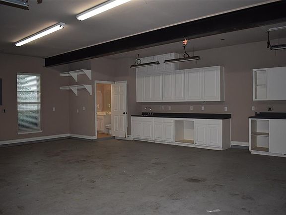 5th image of 909 E Ownsby Pkwy
