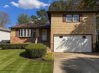 1475 Gaston St, Wantagh, NY 11793