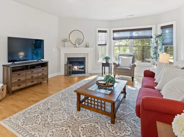 11 Carriage Way #4, Manchester, NH 03102