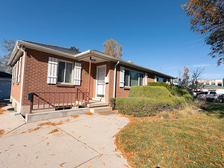 3334 S Pioneer St — Photo 12