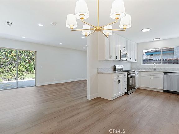 5th image of 1077 Offshore St