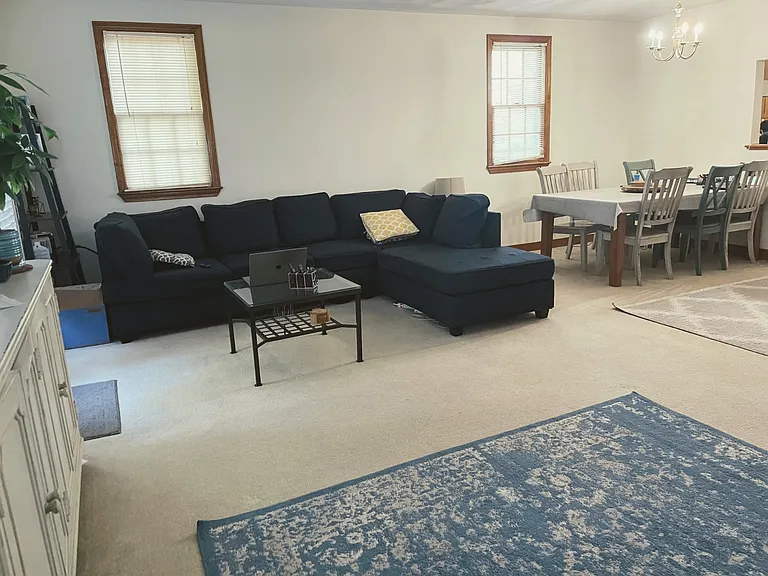 1052 Chestnut St — Photo 4