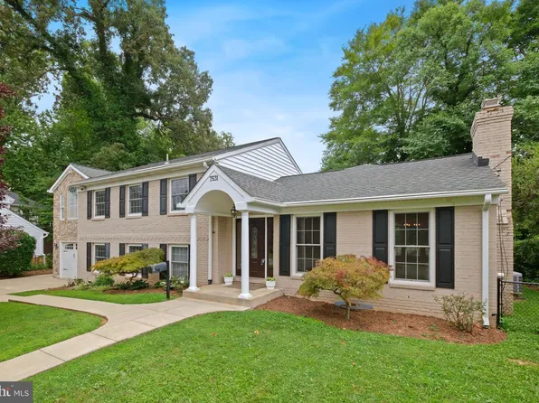 7531 Cayuga Ave, Bethesda, MD 20817