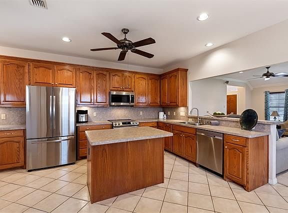 5th image of 1306 Louise Ln