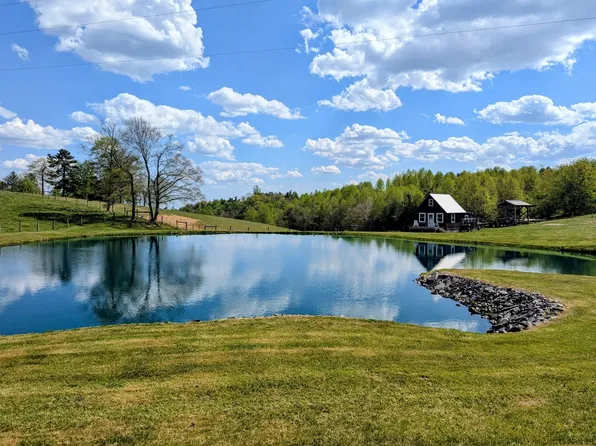2038 Pilot View Rd, Hillsville, VA 24343