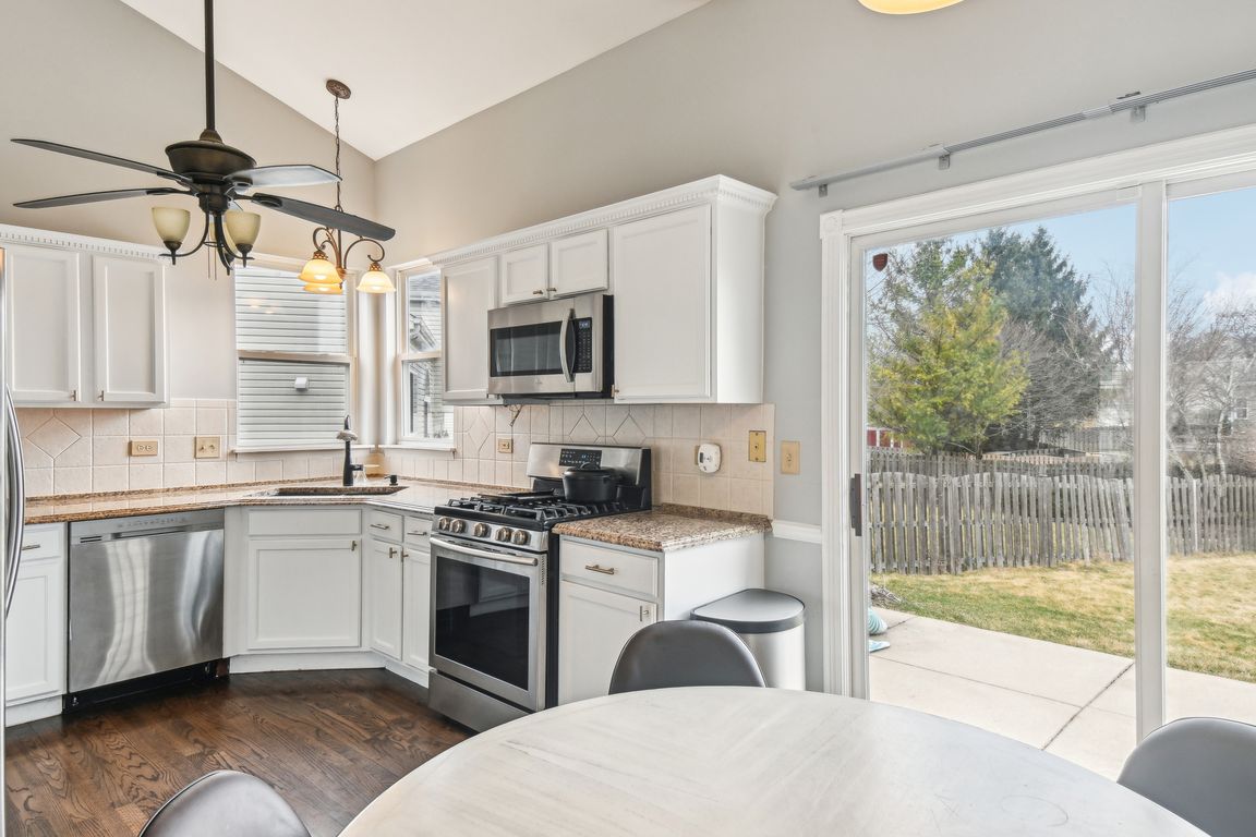 5516 Alexandria Dr-017.jpg