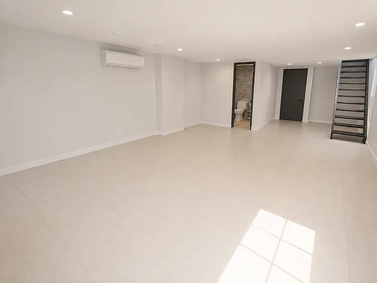 374 Kosciuszko St #1B — Photo 10