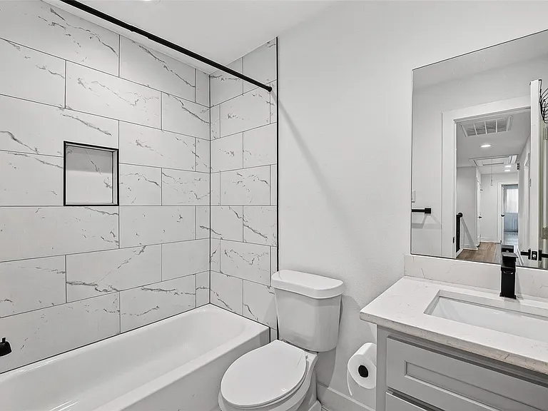 7314 Avenue L — Photo 15