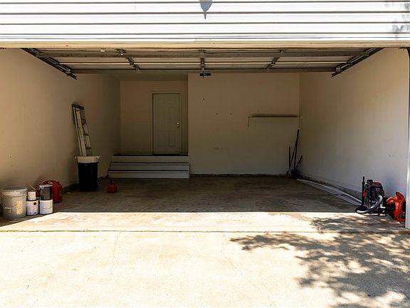 4th image of 120 Shenandoah Dr