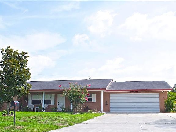 3rd image of 5131 Lake Miriam Cir