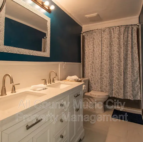 129 Hermitage Woods Dr — Photo 12