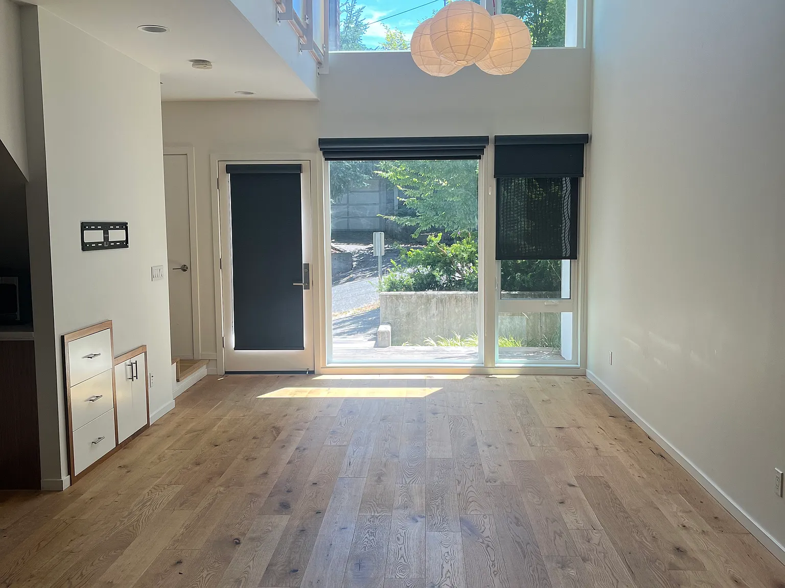 428 W Barrett St — Photo 2