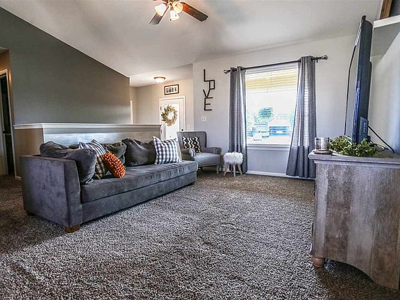 5th image of 122 W Harmony Cir