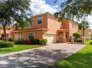 15512 Summit Place Cir, Naples, FL 34119