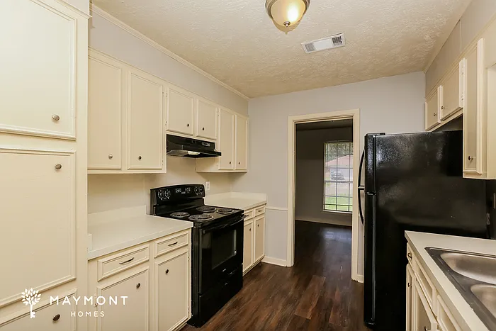 3 bed, 2.0 bath, 1631 sqft, $1,475 — Photo 4