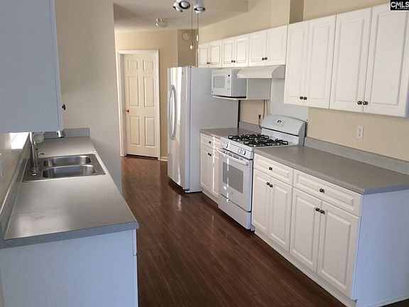 2nd image of 201 Twin Oaks Ln