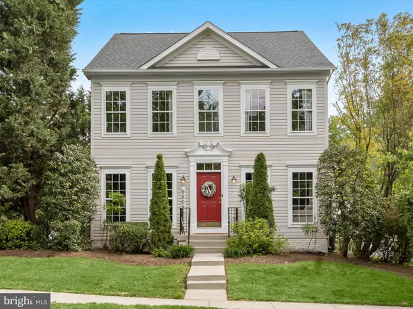 9808 Darcy Forest Dr, Silver Spring, MD 20910