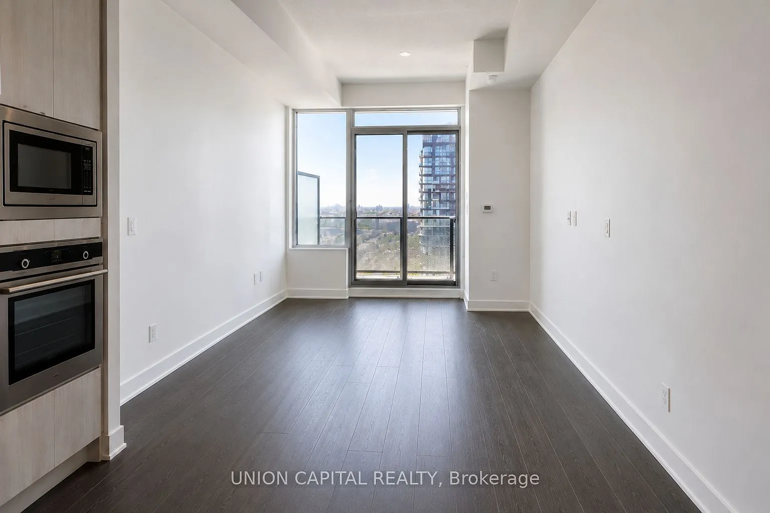 Studio, $1,900 — Photo 4