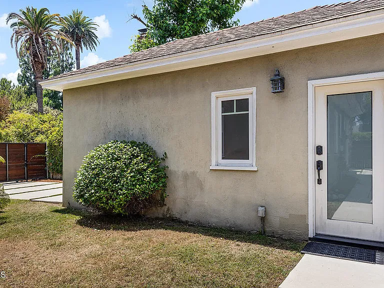1469 Las Lunas St — Photo 20
