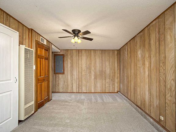 4th image of 1304 Hillcrest St