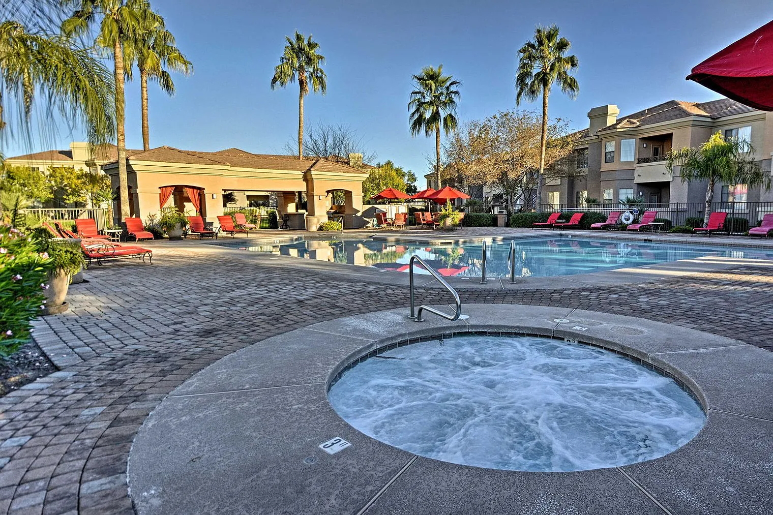 1 bed, 1.0 bath, 796 sqft, $3,667 — Photo 3