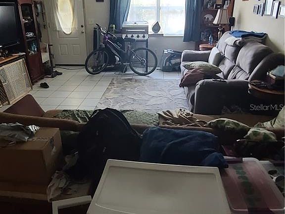 4th image of 207 Cove Ct