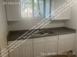 220 10th St N #8, Moorhead, MN 56560